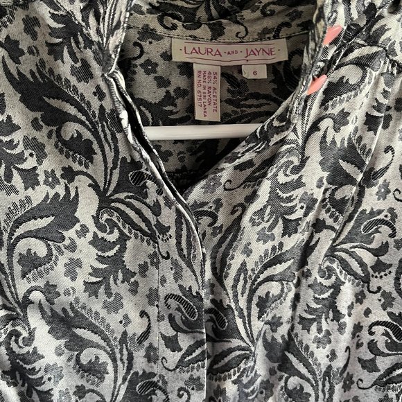 Laura and Jane, Vintage, Gray Pattern Shirt - Picture 2 of 3